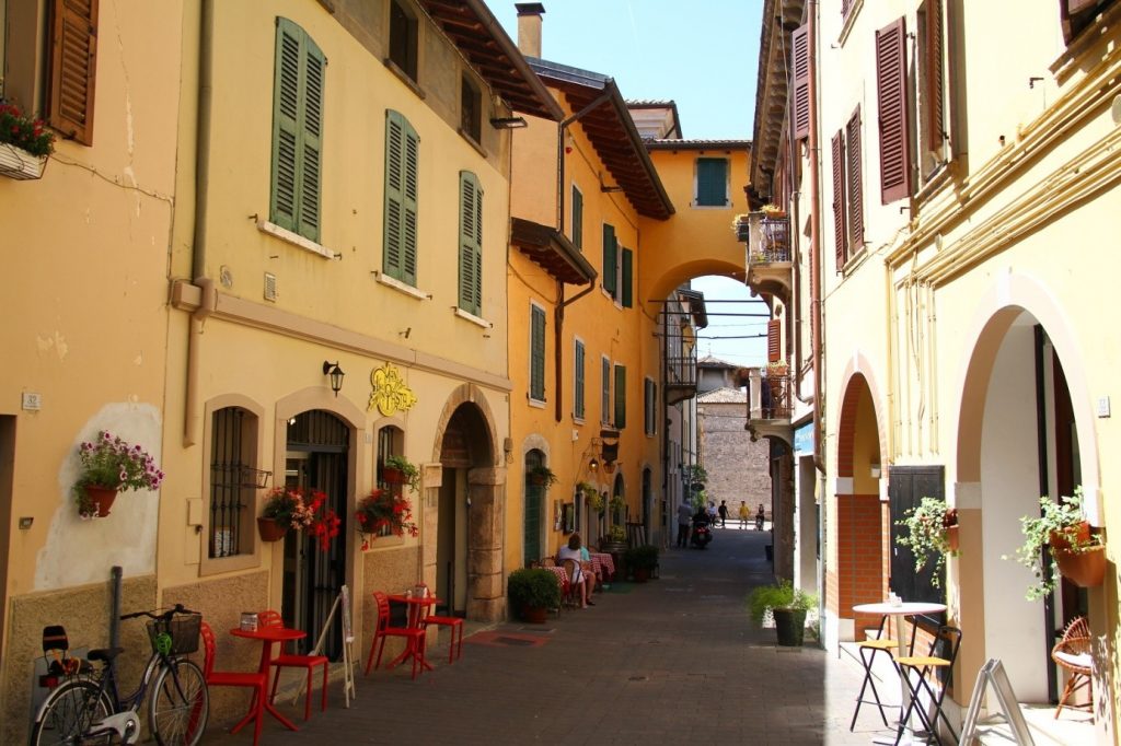 Italy is full of terraces, cafes with a special atmosphere